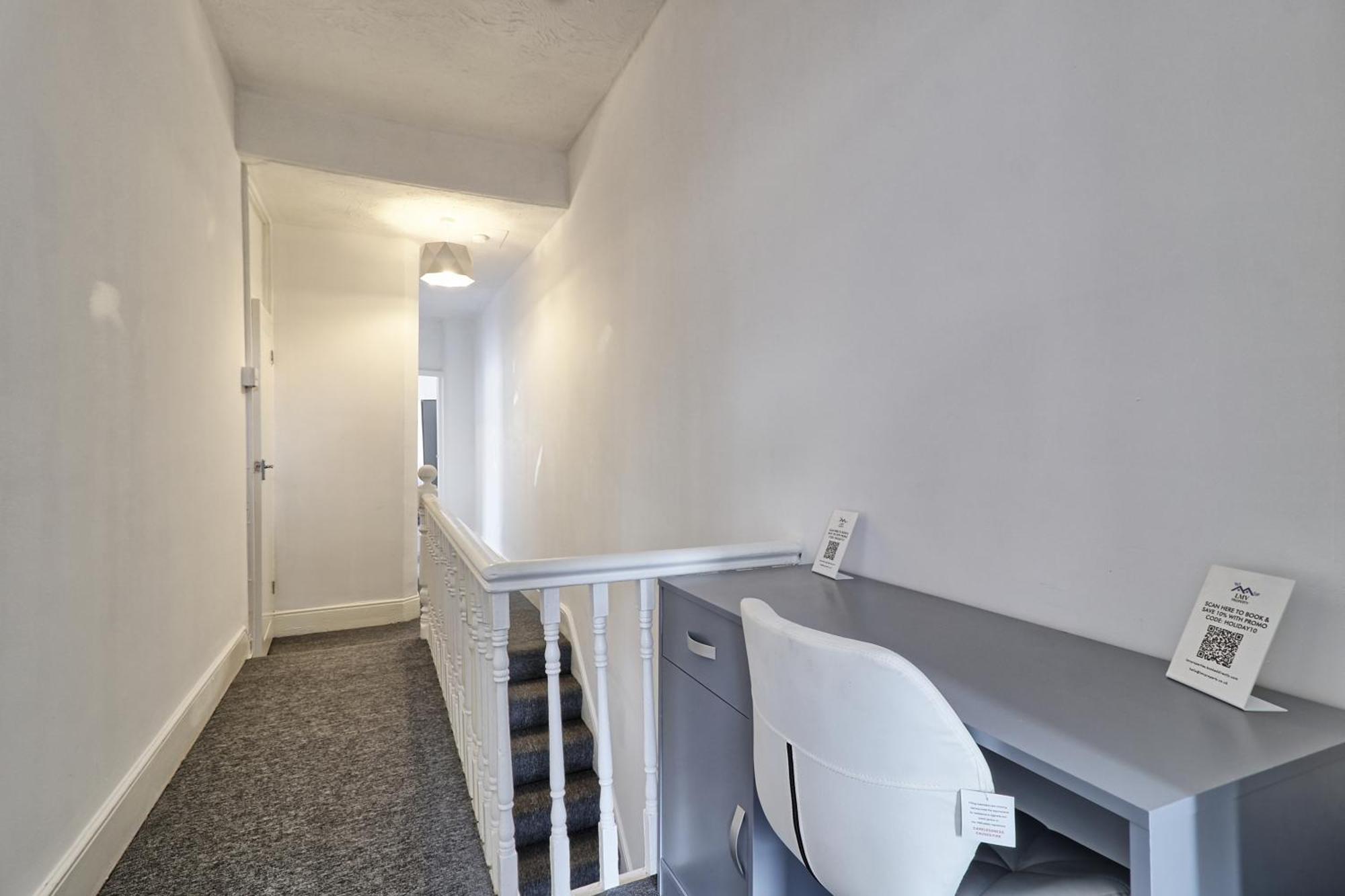 Beautiful Spacious Four Bedroom House With Parking For 2 Cars, 5 Minute Walk To Southend Station 外观 照片
