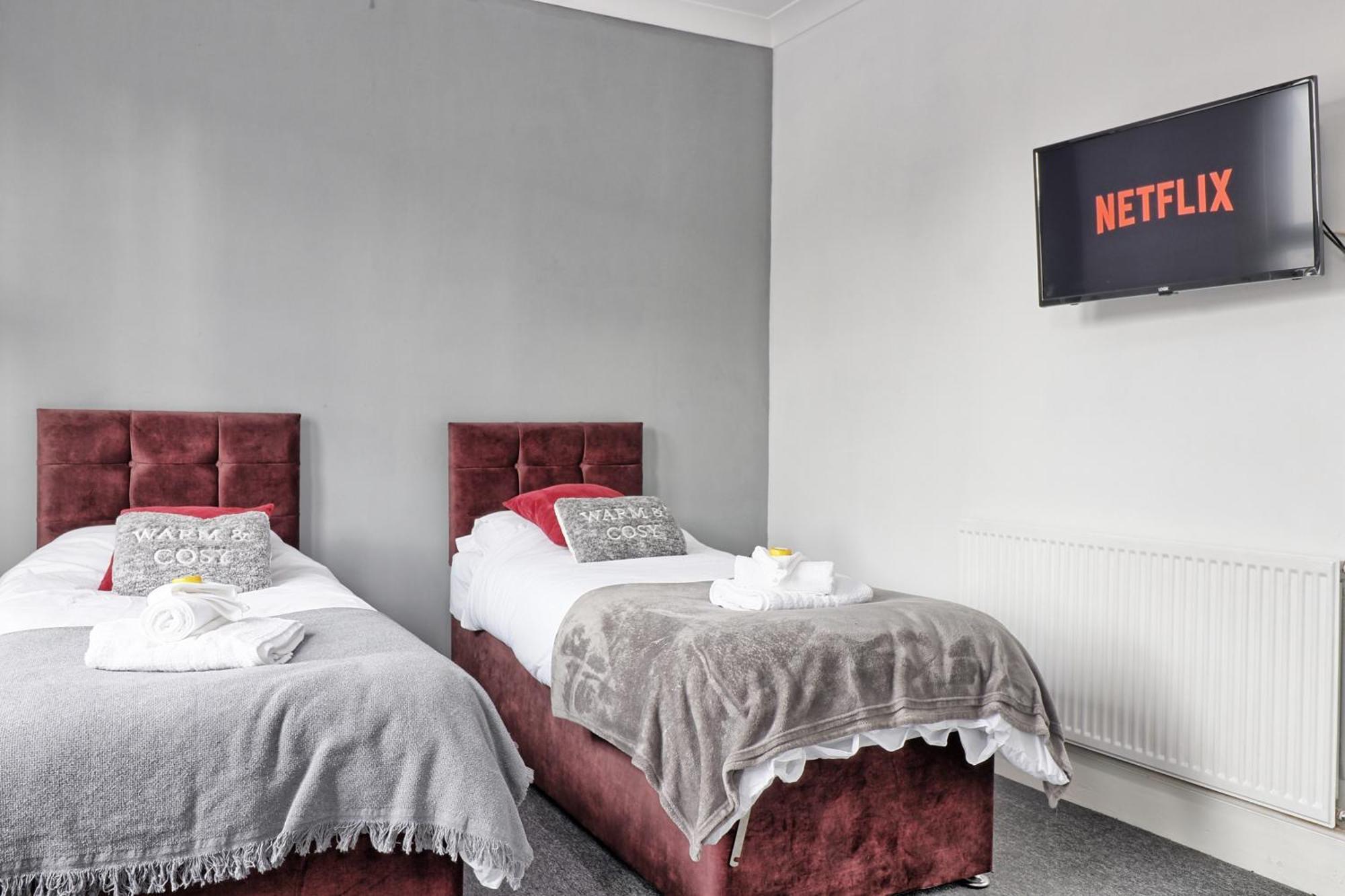 Beautiful Spacious Four Bedroom House With Parking For 2 Cars, 5 Minute Walk To Southend Station 外观 照片